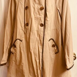 Torrid/ Her Universe/ Hot Topic Outlander Tan Trench Coat with Button Accents